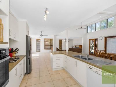 12 Cobb Court, Annandale