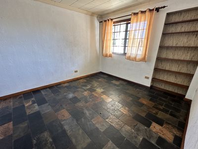 2 / 74 Weringa Avenue, Lake Heights