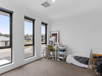 27 Jubilee Avenue, Success