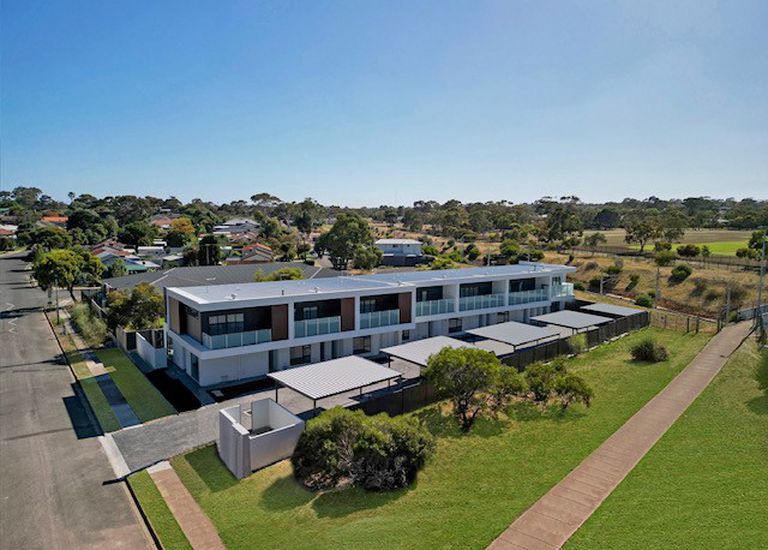 5 / 2a Mander Road, Christie Downs