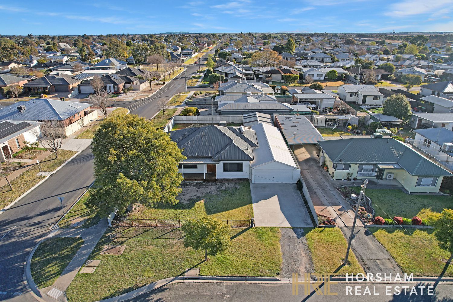 33 Kalkee Rd, Horsham