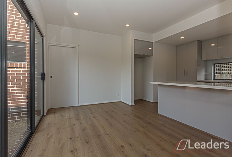 1 / 57 Disoma Drive, Glen Waverley