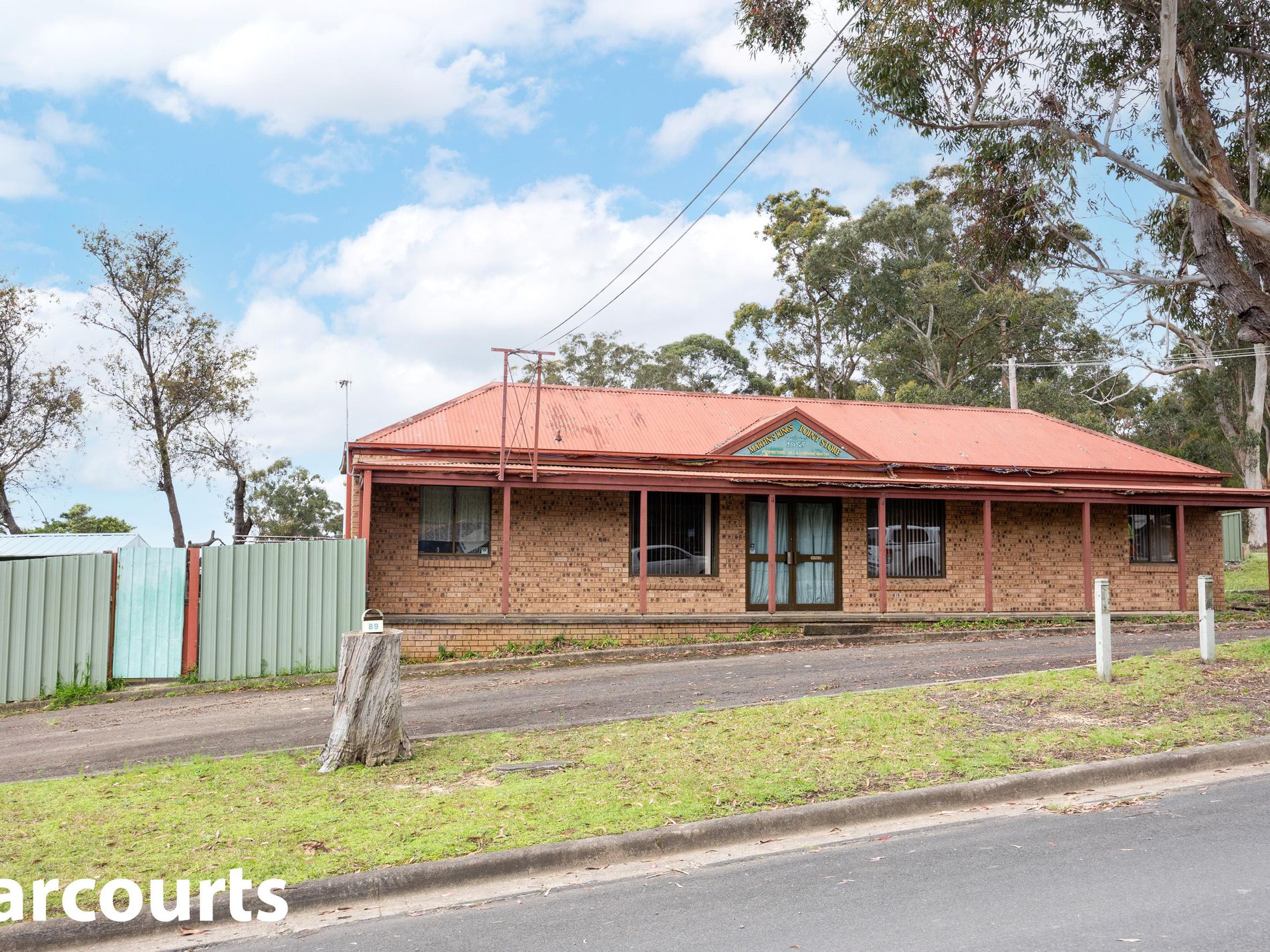 89 Kings Point Drive, Kings Point