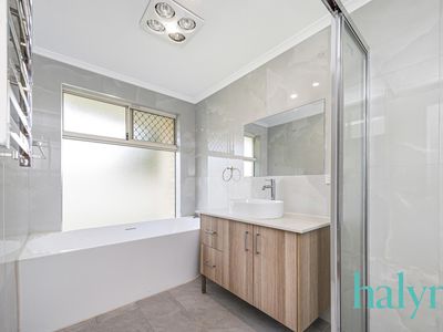 2 / 6 Bruning Road, Manning