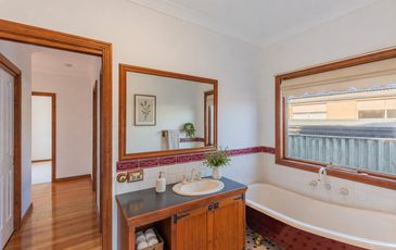 10 Alice Court, Officer