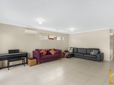 6 Cardinia Grove, Manor Lakes