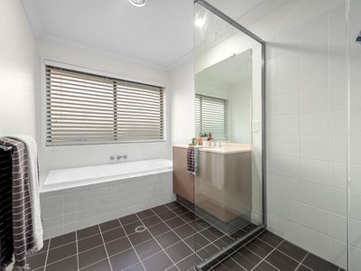 20 Lachlan Drive, Wakerley