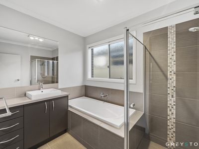 53 Orbis Avenue, Fraser Rise