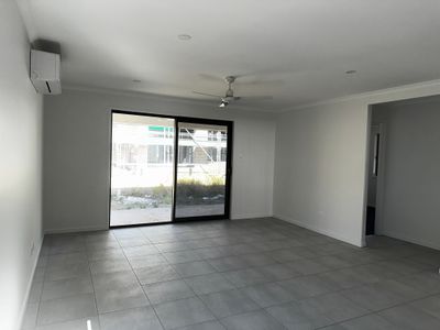 61 Waratah Cct, Greenbank