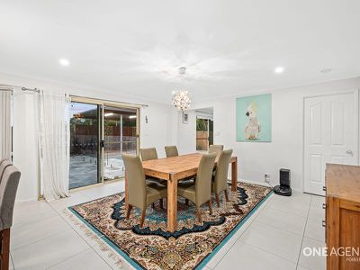 4 Cheltenham Pl, Forest Lake