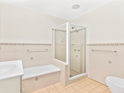 2 / 3 Tammar Place, Blackbutt