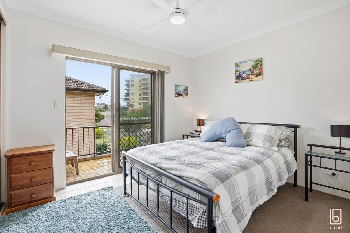 2 / 8-12 Ocean Parade, The Entrance