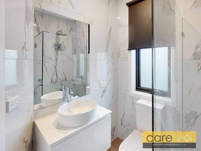 1 / 5 Maple Court, Doveton