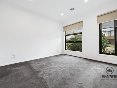 7 Hirst St, Cranbourne North
