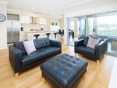6 McKivat Drive, Springfield Lakes