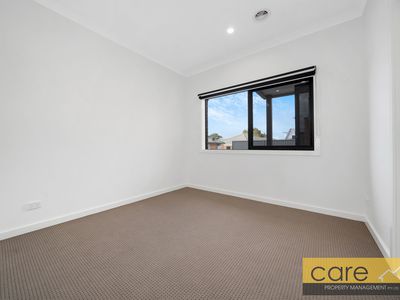 2 / 44 Beckington Crescent, Hampton Park
