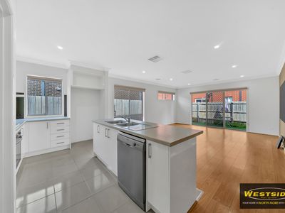 15 Lacebark Lane, Aintree