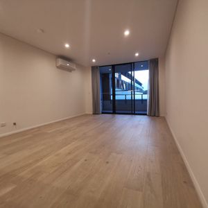 308 / 35 Flora Street