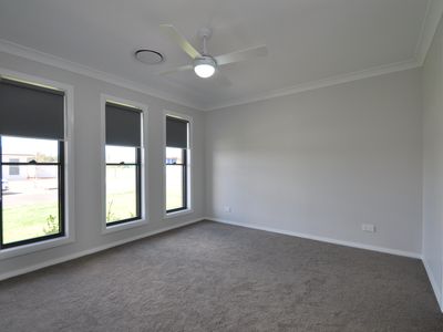 2 Venetian Court, Dubbo