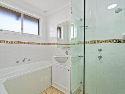 10 Malvern Close, St Johns Park