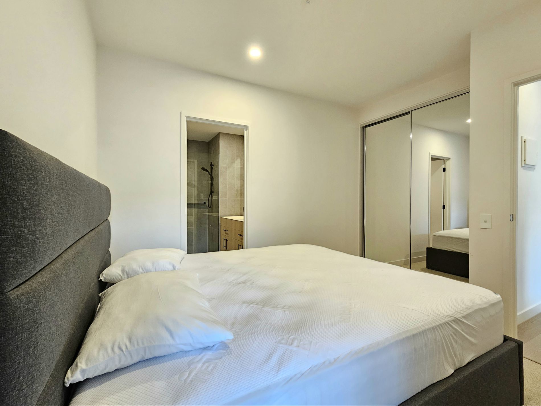 1011 / 2 Connam Avenue, Clayton