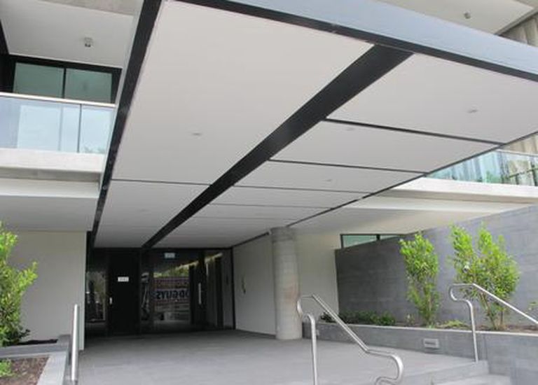 605 / 70 Queens Road, Melbourne
