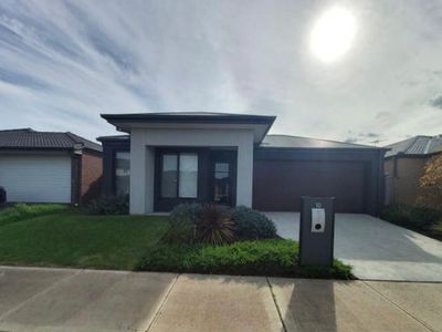 10 Growth Drive, Weir Views