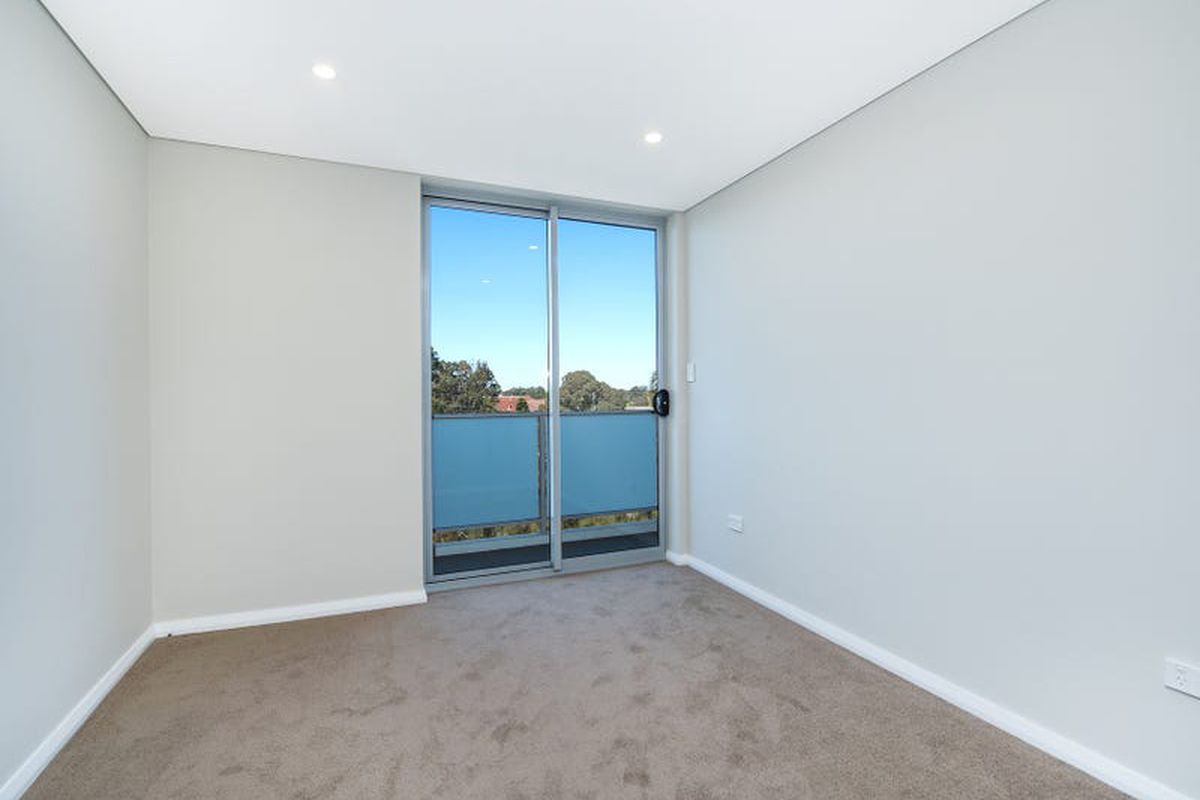 27 / 50 Loftus Crescent, Homebush
