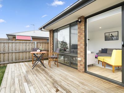 1 / 137a Beach Road, Margate