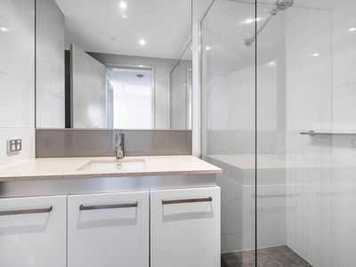 706 / 30 The Circus, Burswood