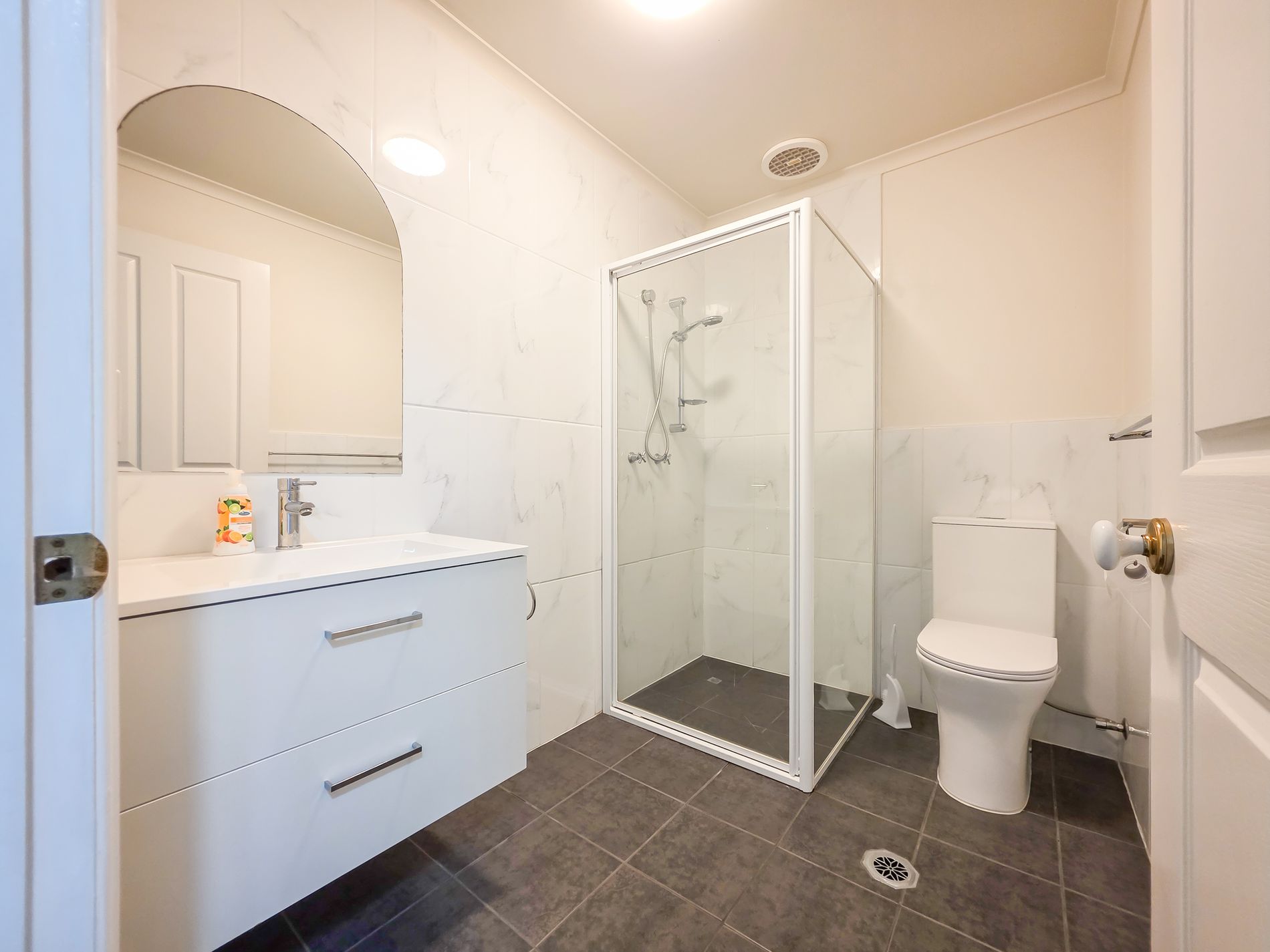 4 / 6-8 Corrigan Crescent, Batehaven