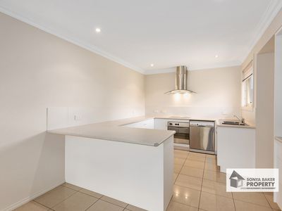 2 / 1 Moore Court, Wynyard