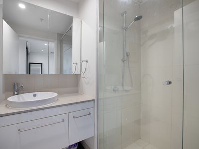 1029 / 16 Hamilton Place, Bowen Hills