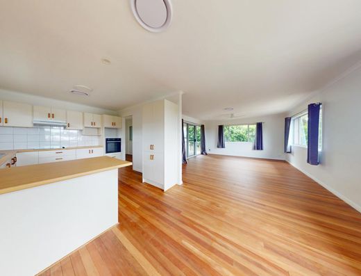 Refurbished Myles St Family Home image 1