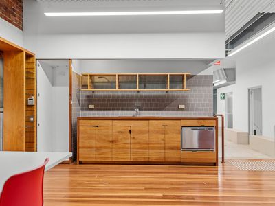 106-108 Bowen Street, Spring Hill