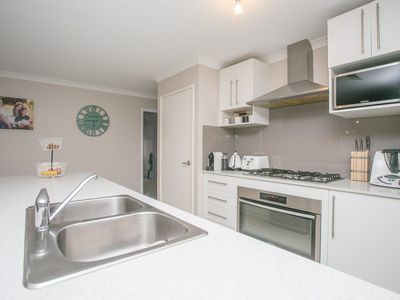 62 Salwood Loop, Banksia Grove