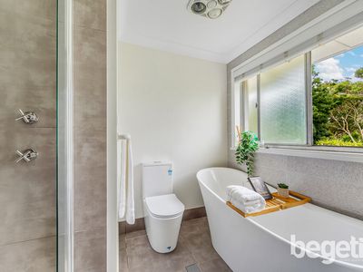 102 Clear View Parade, Hazelbrook