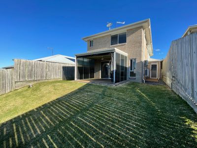 18 Mcveigh Street, Pimpama