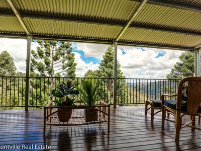 30 Manley Dr, Montville