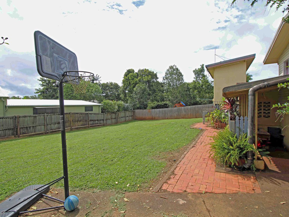 14 GRAY STREET, Atherton