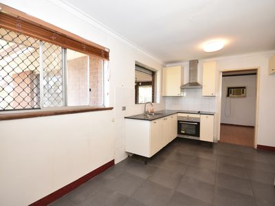 12 Loughton Way, Balga