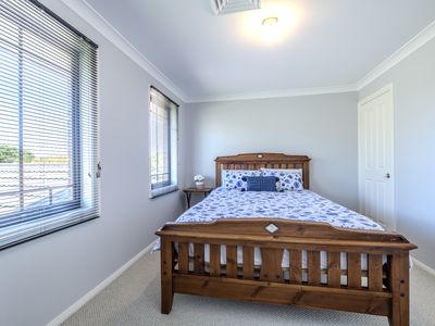 18 Lancaster Park Place, Dubbo