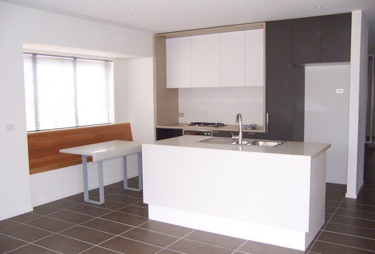 7 The Esplanade, Sanctuary Lakes