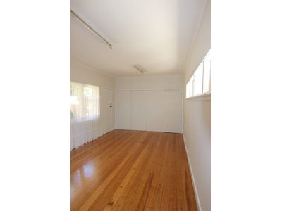 6 Pride Avenue, Hamlyn Heights