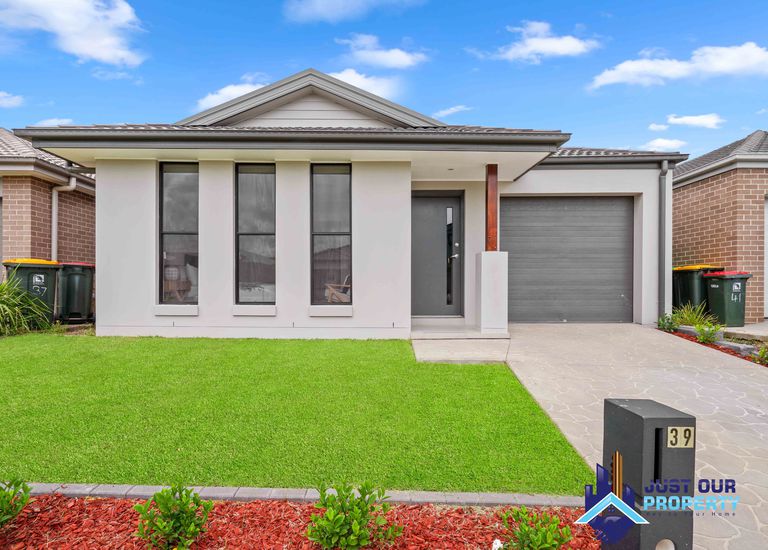 39 Cain Ave, Gregory Hills