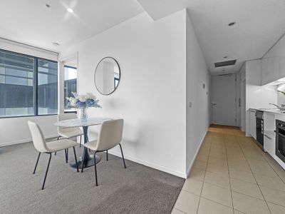 2222 / 18 Mt Alexander Road, Travancore