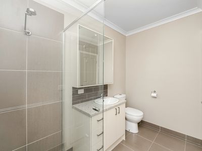 2 / 21 Scullys Lane, Heathcote