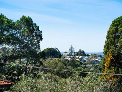 10 Whites Road, Manly West