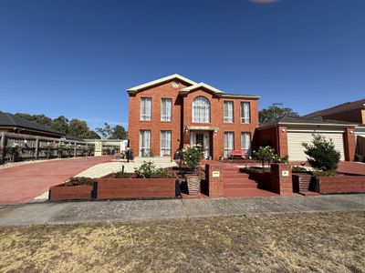 53 Cherryhills Drive, Cranbourne