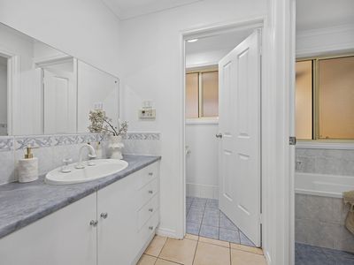 9 Strathbogie Avenue, Findon